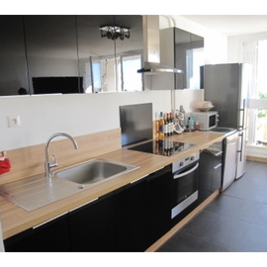  Annonces MARSEILLE4 : Appartement | MARSEILLE (13013) | 63 m2 | 920 € 