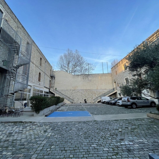  Annonces MARSEILLE4 : Local / Bureau | MARSEILLE (13001) | 230 m2 | 2 567 € 