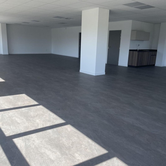  Annonces MARSEILLE4 : Local / Bureau | AUBAGNE (13400) | 182 m2 | 2 578 € 