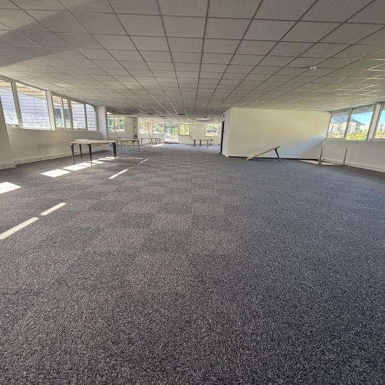  Annonces MARSEILLE4 : Local / Bureau | MARSEILLE (13011) | 499 m2 | 7 277 € 