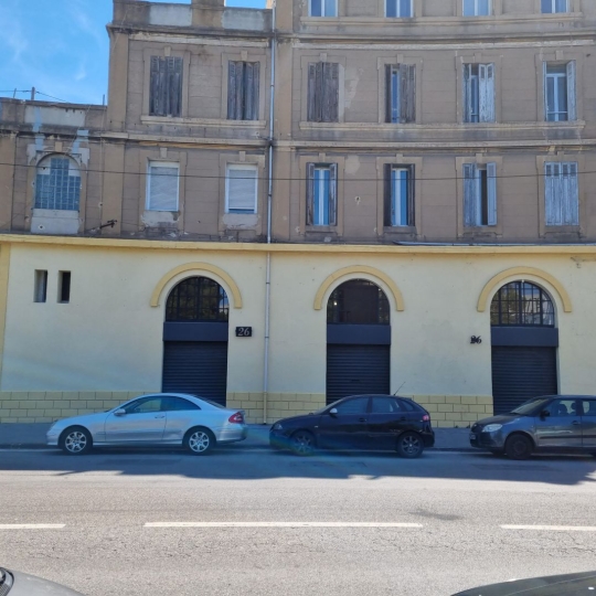  Annonces MARSEILLE4 : Local / Bureau | MARSEILLE (13002) | 400 m2 | 5 000 € 