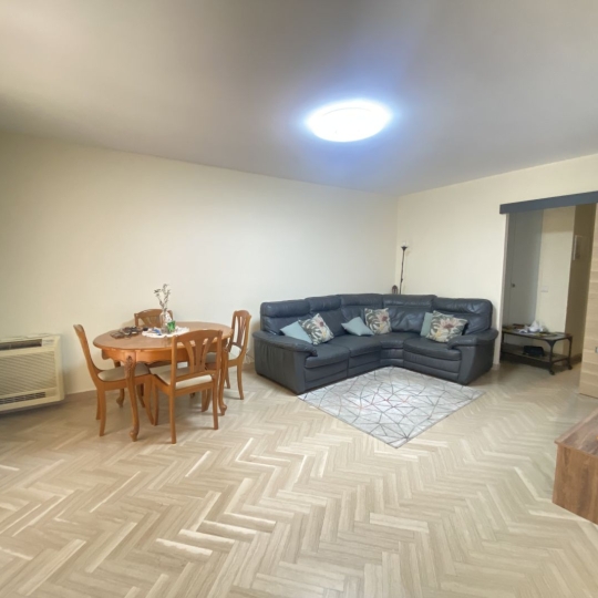  Annonces MARSEILLE4 : Apartment | MARSEILLE (13013) | 77 m2 | 950 € 