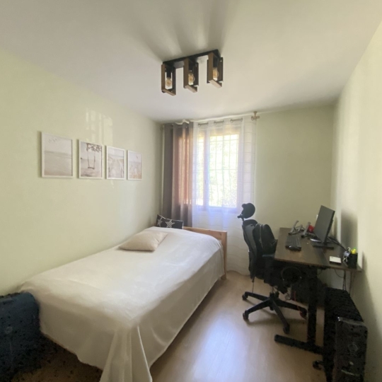  Annonces MARSEILLE4 : Apartment | MARSEILLE (13013) | 77 m2 | 950 € 