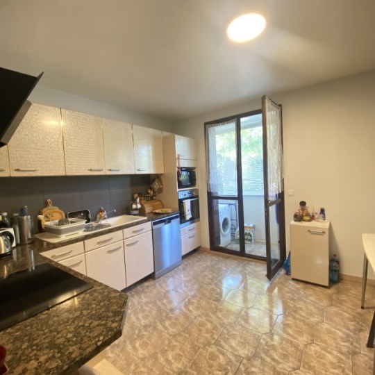  Annonces MARSEILLE4 : Apartment | MARSEILLE (13013) | 77 m2 | 950 € 