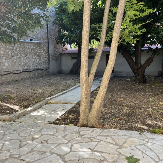  Annonces MARSEILLE4 : Office | MARSEILLE (13012) | 235 m2 | 4 000 € 