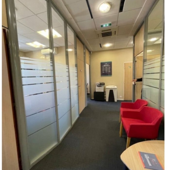 Annonces MARSEILLE4 : Local / Bureau | MARSEILLE (13012) | 235.00m2 | 4 000 € 