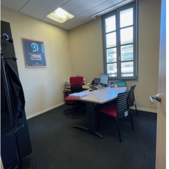  Annonces MARSEILLE4 : Office | MARSEILLE (13012) | 235 m2 | 4 000 € 