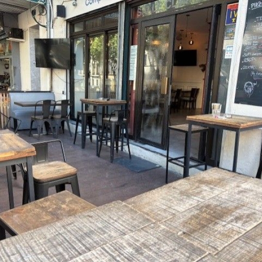  Annonces MARSEILLE4 : Commerces | MARSEILLE (13006) | 60 m2 | 100 000 € 