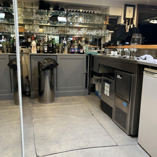  Annonces MARSEILLE4 : Commercial | MARSEILLE (13011) | 115 m2 | 130 000 € 