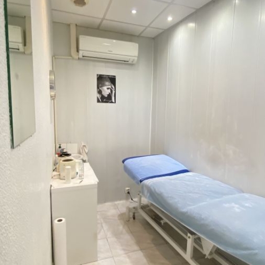  Annonces MARSEILLE4 : Local / Bureau | MARSEILLE (13013) | 26 m2 | 15 000 € 