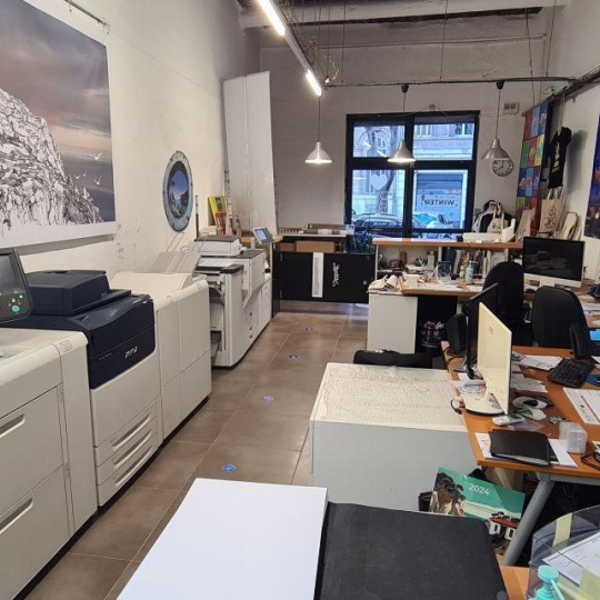  Annonces MARSEILLE4 : Commerces | MARSEILLE (13006) | 150 m2 | 112 000 € 