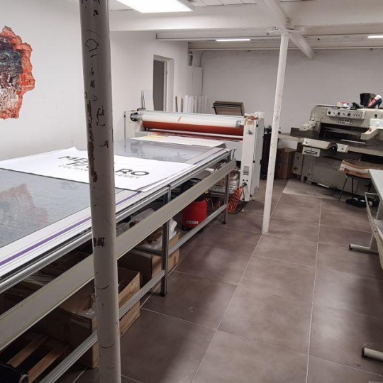  Annonces MARSEILLE4 : Commerces | MARSEILLE (13006) | 150 m2 | 112 000 € 
