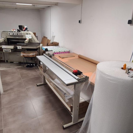  Annonces MARSEILLE4 : Commerces | MARSEILLE (13006) | 150 m2 | 112 000 € 