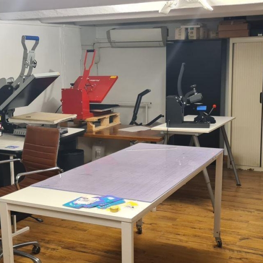  Annonces MARSEILLE4 : Commerces | MARSEILLE (13006) | 150 m2 | 112 000 € 