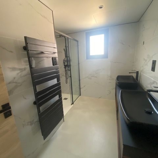  Annonces MARSEILLE4 : Maison / Villa | ALLAUCH (13190) | 170 m2 | 3 800 € 