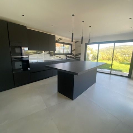  Annonces MARSEILLE4 : Maison / Villa | ALLAUCH (13190) | 170 m2 | 3 800 € 