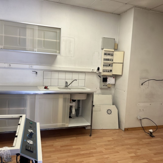  Annonces MARSEILLE4 : Local / Bureau | MARSEILLE (13013) | 68 m2 | 175 000 € 