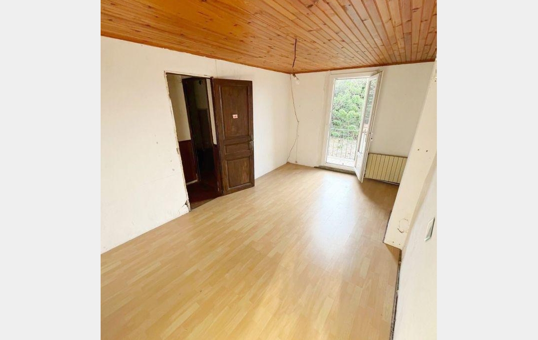 LEOJADE : House | MARSEILLE (13003) | 100 m2 | 300 000 € 