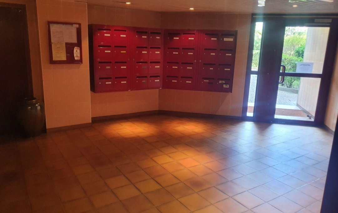 Annonces MARSEILLE4 : Apartment | MARSEILLE (13003) | 28 m2 | 56 000 € 