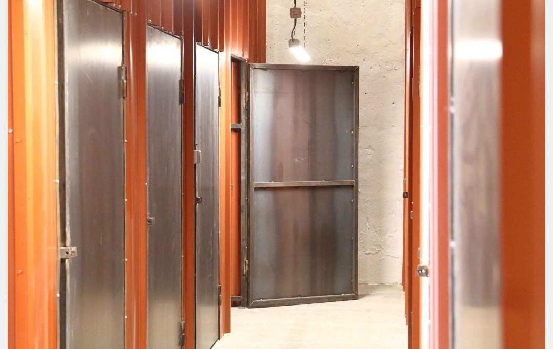Annonces MARSEILLE4 : Parking | LES PENNES-MIRABEAU (13170) | 4 m2 | 90 € 
