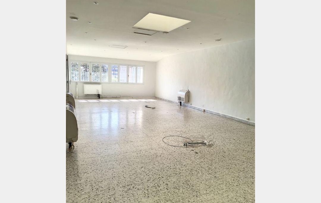 Annonces MARSEILLE4 : Office | MARSEILLE (13004) | 550 m2 | 4 500 € 