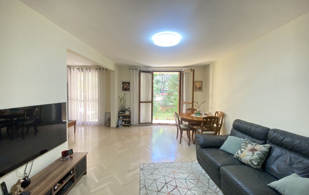 Annonces MARSEILLE4 : Apartment | MARSEILLE (13013) | 77 m2 | 950 € 