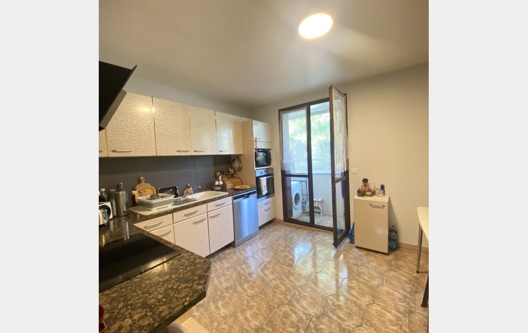 Annonces MARSEILLE4 : Apartment | MARSEILLE (13013) | 77 m2 | 950 € 