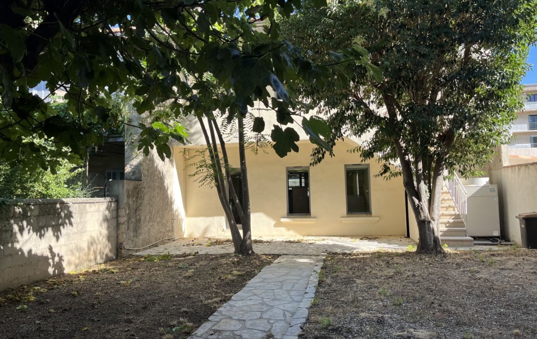 Annonces MARSEILLE4 : Office | MARSEILLE (13012) | 235 m2 | 4 000 € 