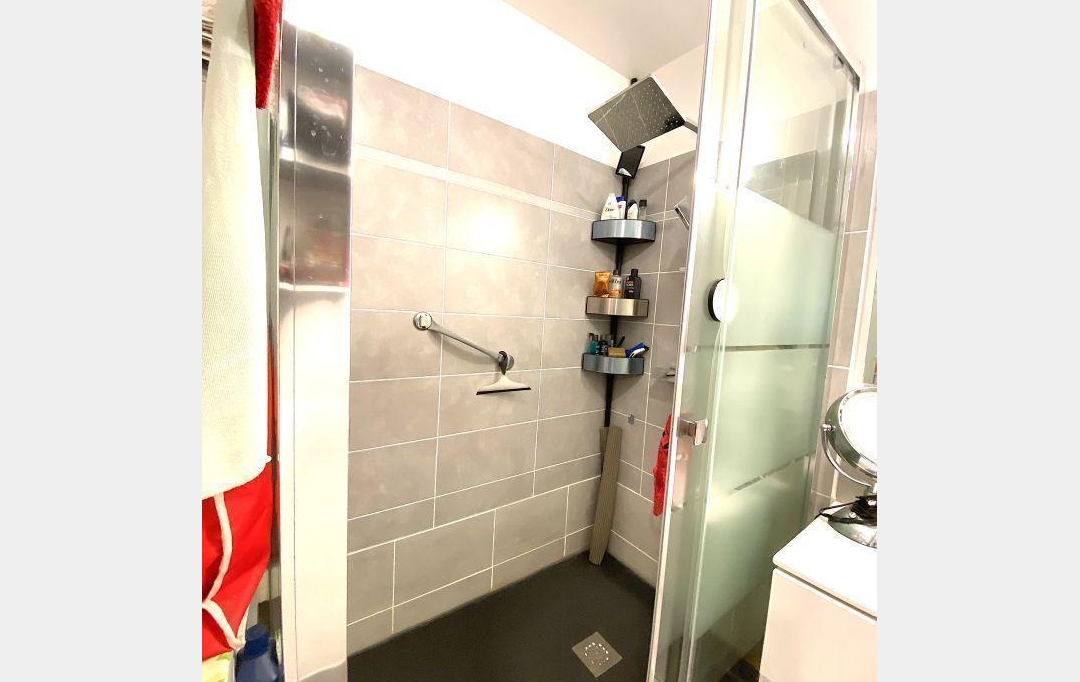 Annonces MARSEILLE4 : Appartement | MARSEILLE (13004) | 65 m2 | 221 000 € 