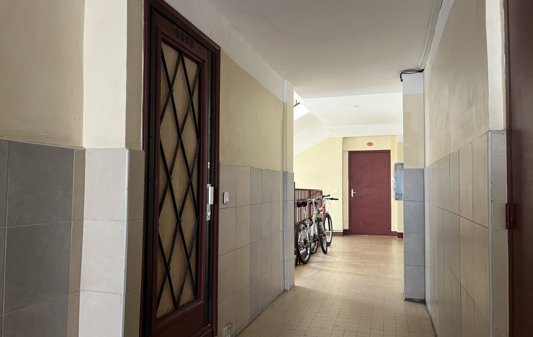 Annonces MARSEILLE4 : Appartement | MARSEILLE (13001) | 51 m2 | 119 000 € 