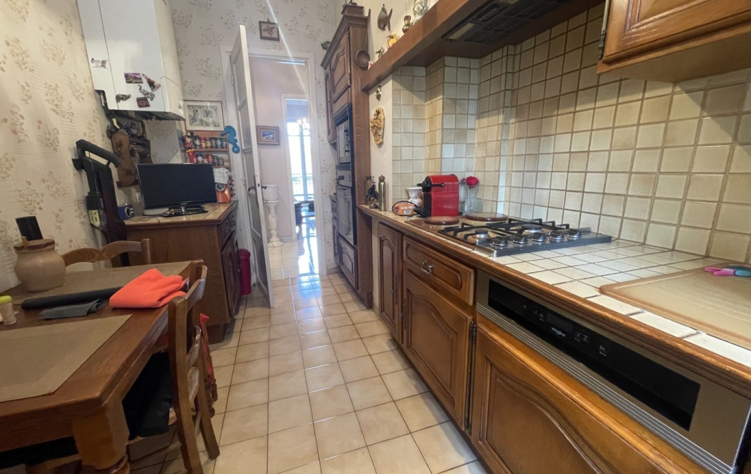 Annonces MARSEILLE4 : Appartement | MARSEILLE (13005) | 69 m2 | 185 000 € 