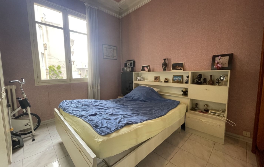 Annonces MARSEILLE4 : Appartement | MARSEILLE (13005) | 69 m2 | 185 000 € 