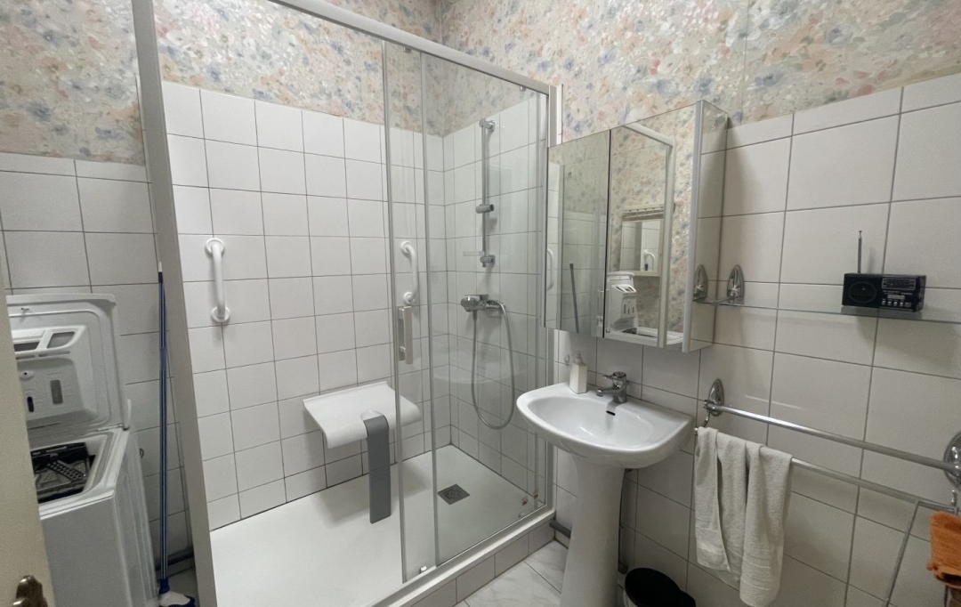 Annonces MARSEILLE4 : Appartement | MARSEILLE (13005) | 69 m2 | 185 000 € 