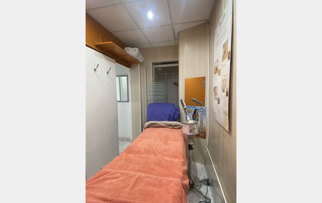 Annonces MARSEILLE4 : Local / Bureau | MARSEILLE (13013) | 26 m2 | 15 000 € 