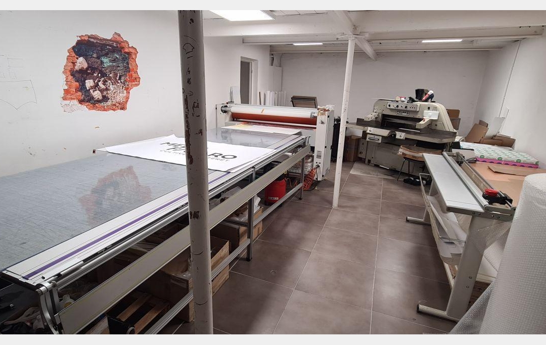 Annonces MARSEILLE4 : Commerces | MARSEILLE (13006) | 150 m2 | 112 000 € 