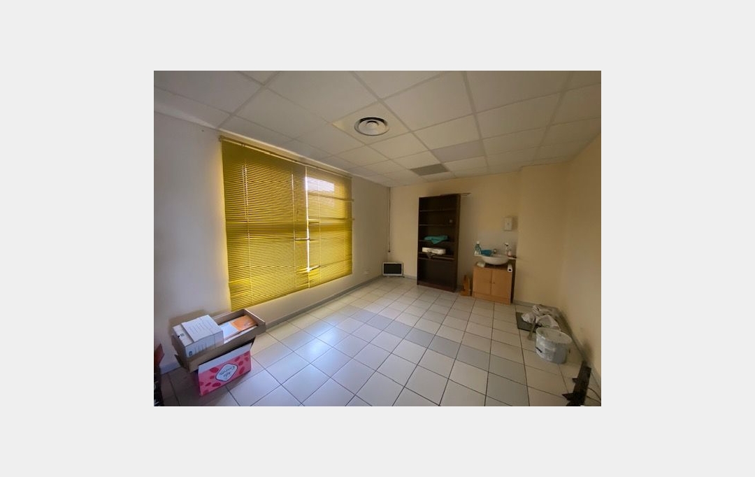 Annonces MARSEILLE4 : Local / Bureau | PLAN-DE-CUQUES (13380) | 20 m2 | 650 € 