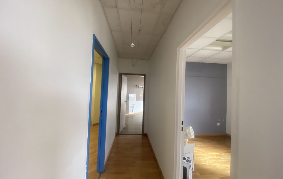 Annonces MARSEILLE4 : Local / Bureau | MARSEILLE (13013) | 68 m2 | 175 000 € 
