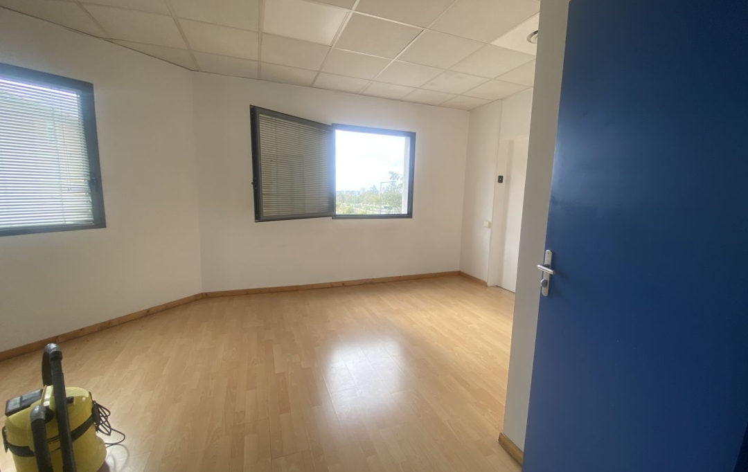 Annonces MARSEILLE4 : Local / Bureau | MARSEILLE (13013) | 68 m2 | 175 000 € 