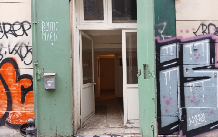 Local commercial MARSEILLE 49 m2 95 000 € Local commercial MARSEILLE 49 m2 95 000 €