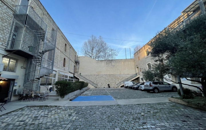 Annonces MARSEILLE4 Local / Bureau | MARSEILLE (13001) | 230 m2 | 2 567 € 