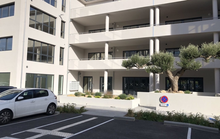  Annonces MARSEILLE4 Local / Bureau | AUBAGNE (13400) | 182 m2 | 2 578 € 