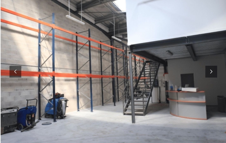 Local commercial   LA PENNE-SUR-HUVEAUNE  150 m2 1 200 € 